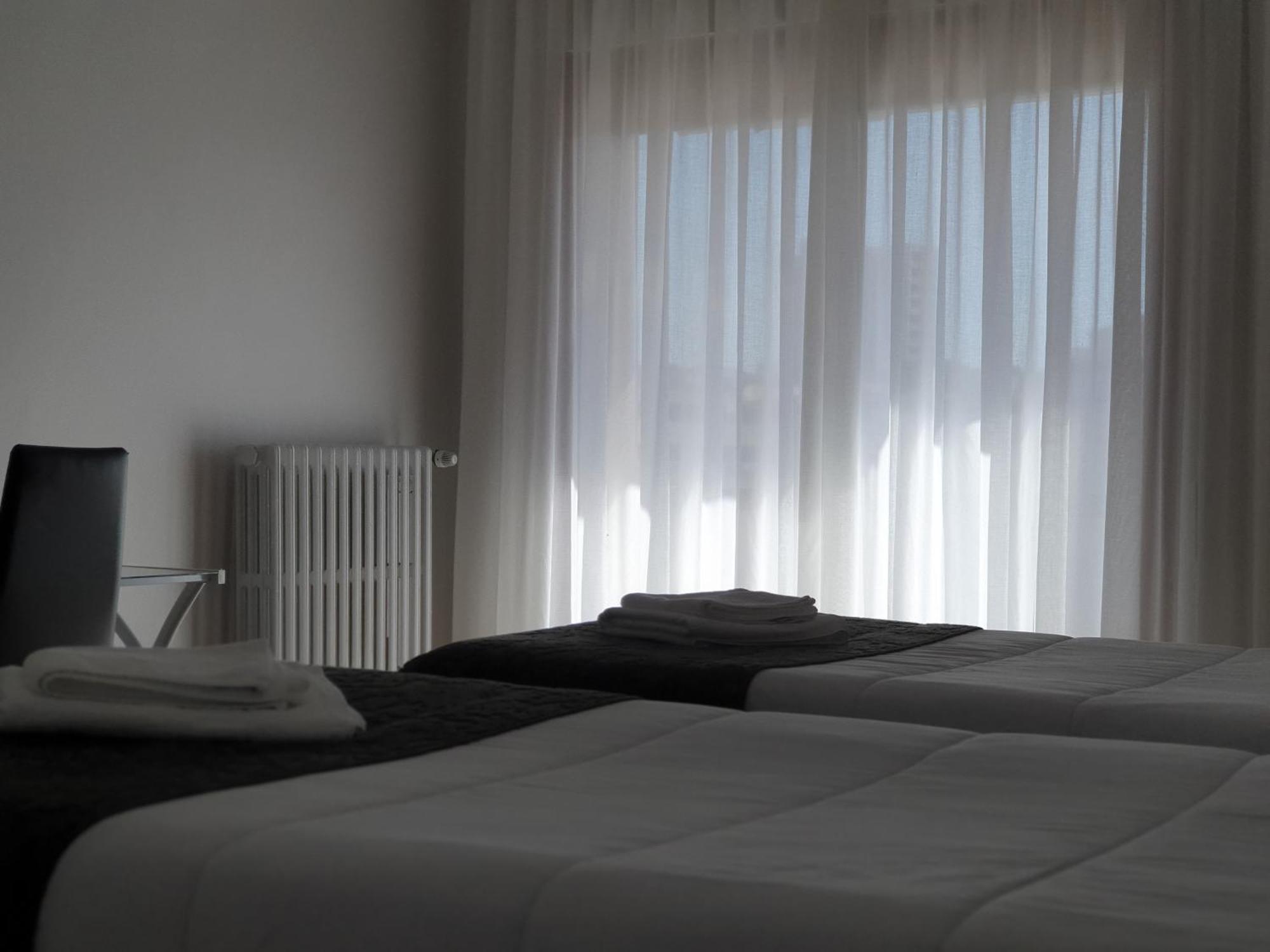 Pension Muro De La Mata Logroño Kamer foto